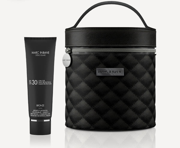 Scène de Noël
Crème Bronze SPF30 x Vanity Bag